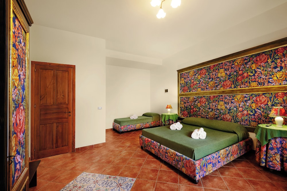 Superior Room, Hill View, Mountainside