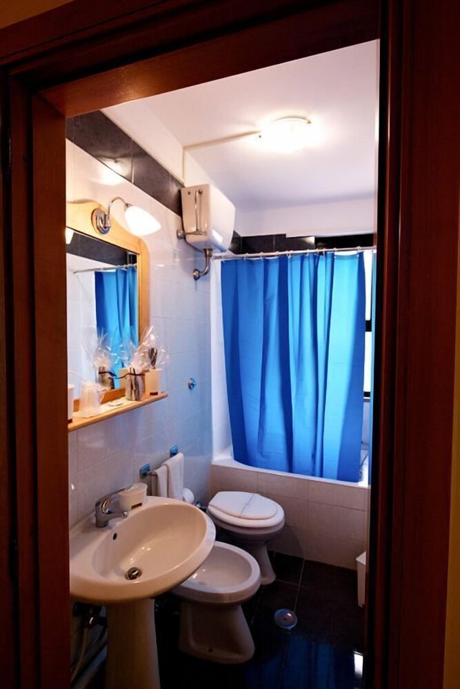 Triple Room photo 2