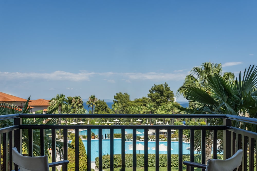 Duplex Maisonette Pool View