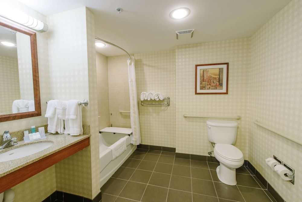 1 King Junior Suite, Accessible - Photo 5