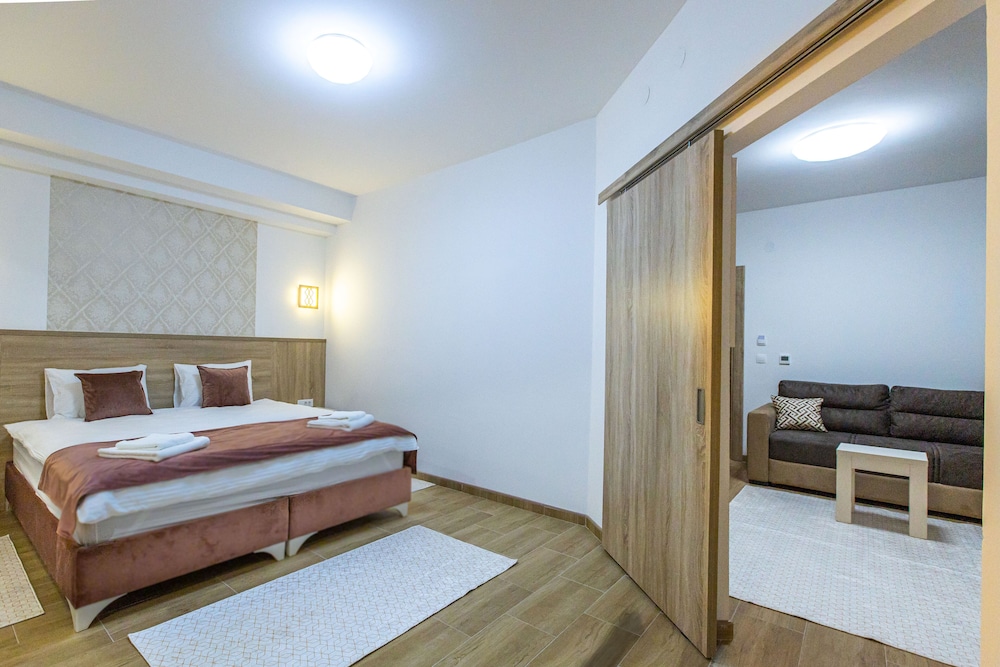 Deluxe Studio Suite