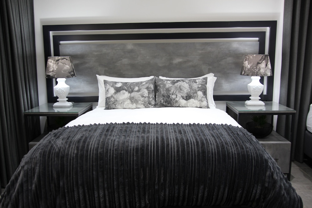 Luxury Double Room, Patio, Garden View