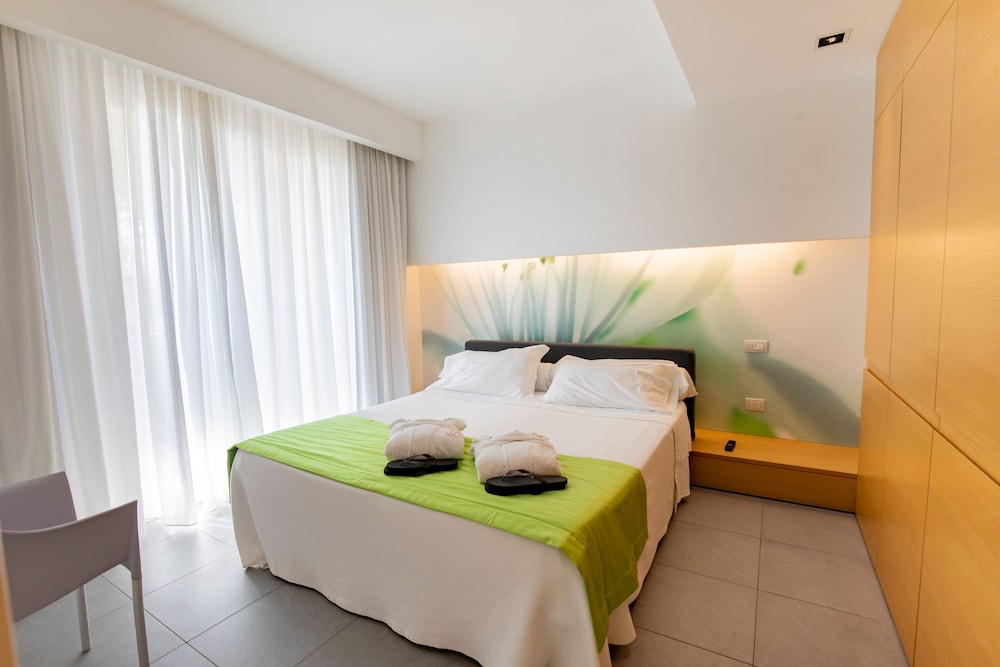 Classic Suite, 1 Bedroom, Balcony photo 2