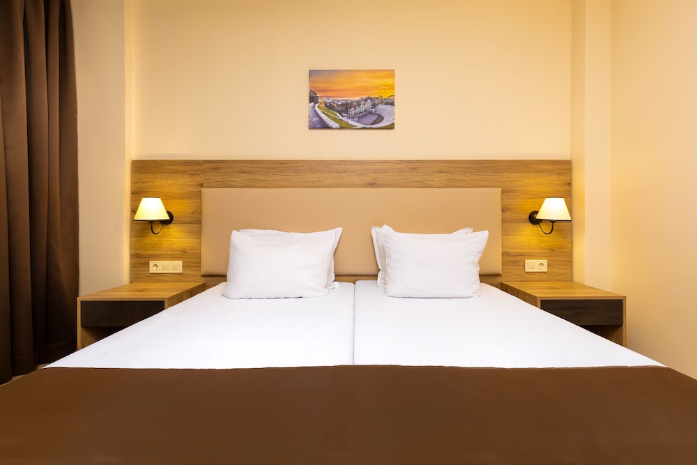 Double or Twin Room - Photo 3
