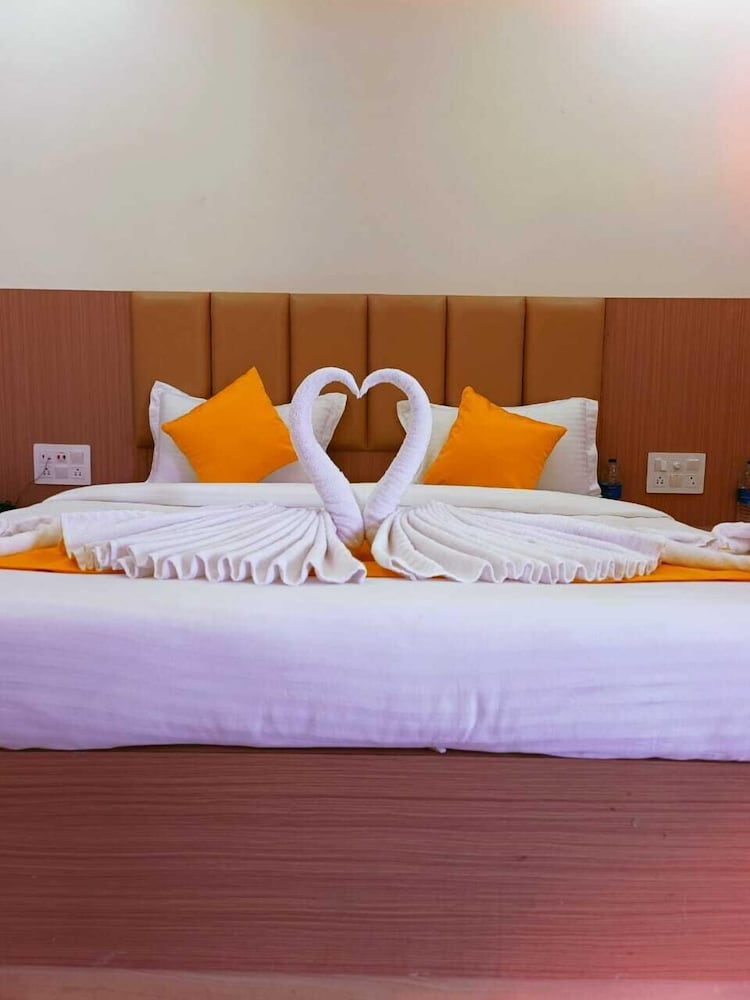 Deluxe Room, 1 Bedroom, Non Smoking photo 3
