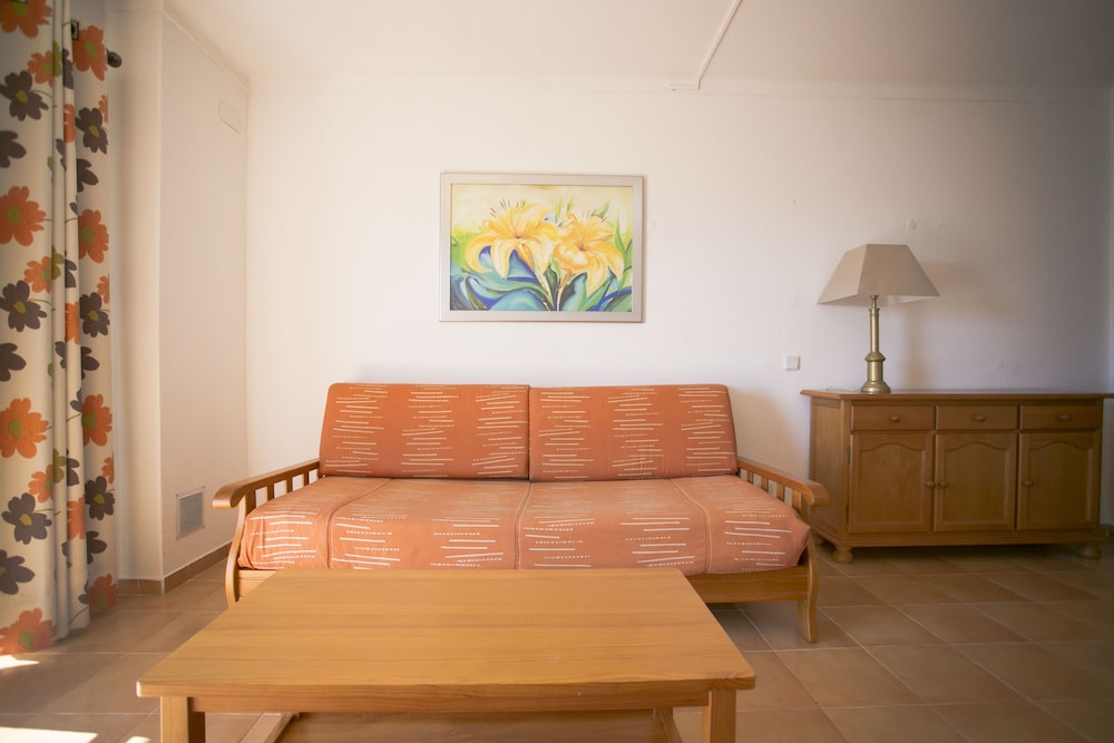 Family Apartment, 1 Bedroom - Photo 7