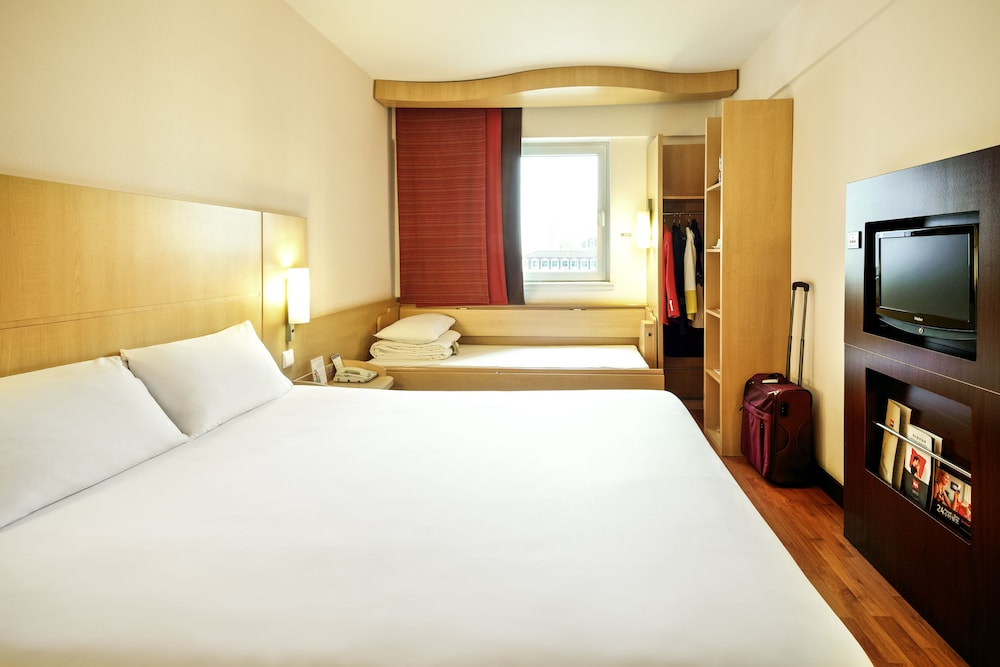 Standard Double Room, Multiple Beds - Photo 10