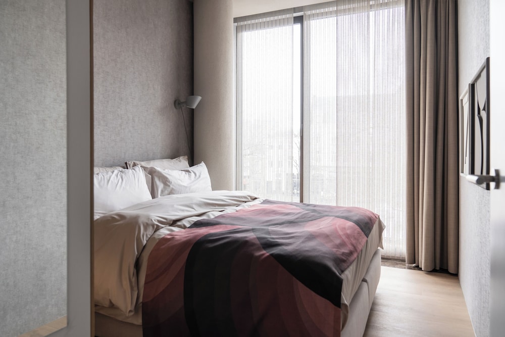 Luxury Apartment, 2 Bedrooms, Kitchen, City View photo 2