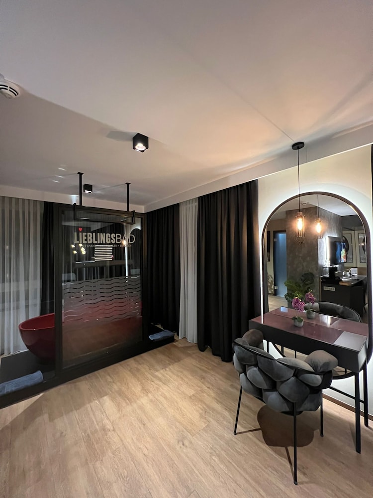 Exclusive Double Room, 1 Queen Bed, Non Smoking, Ensuite photo 2