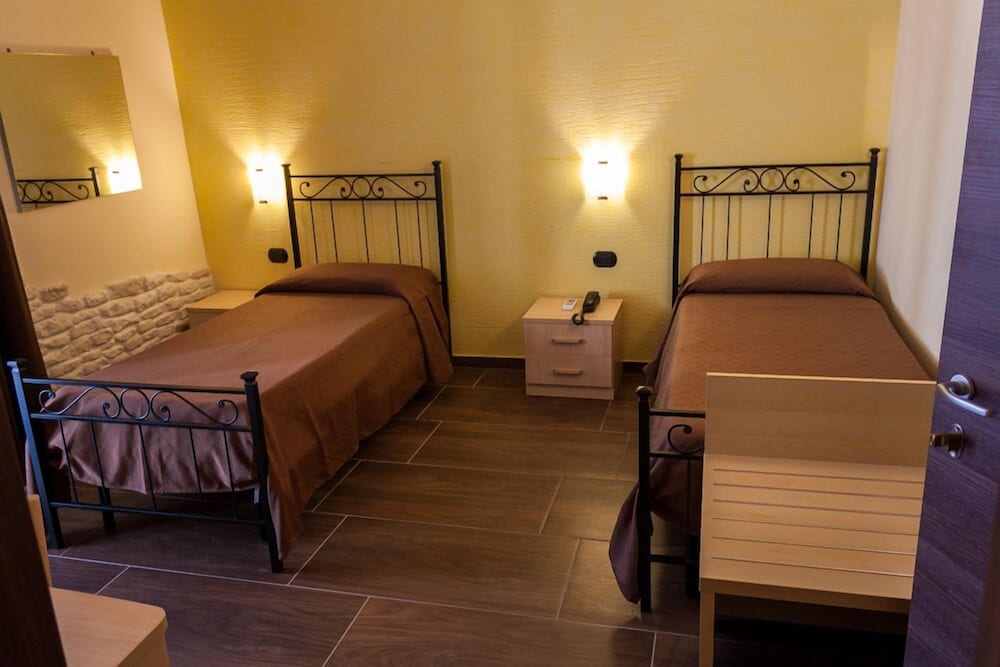 Twin Room, 2 Twin Beds, Terrace photo 1
