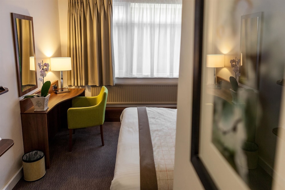 Standard Room, 1 King Bed, Non Smoking (Cozy Room) photo 2