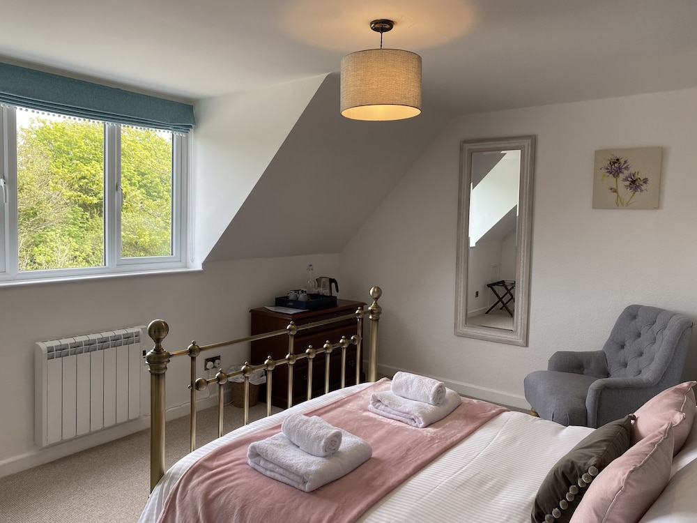 Standard Suite, Ensuite (Squirrel ) photo 3