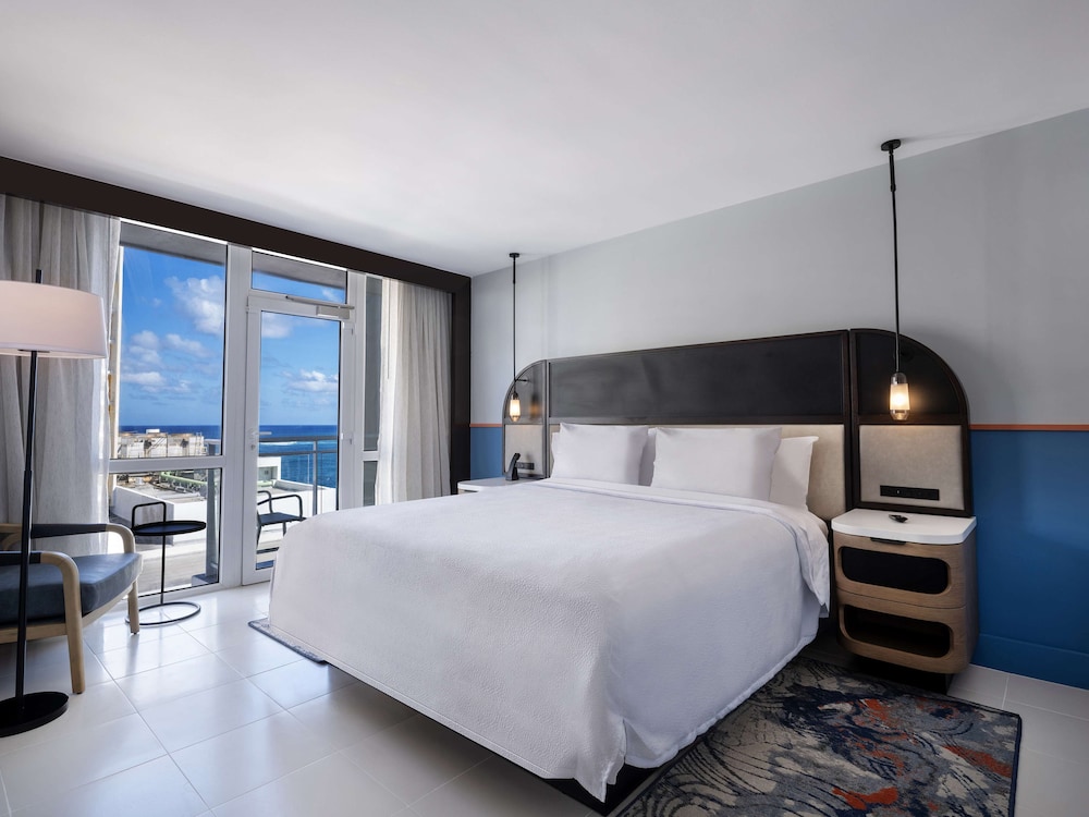 Deluxe Suite, 1 Bedroom photo 2