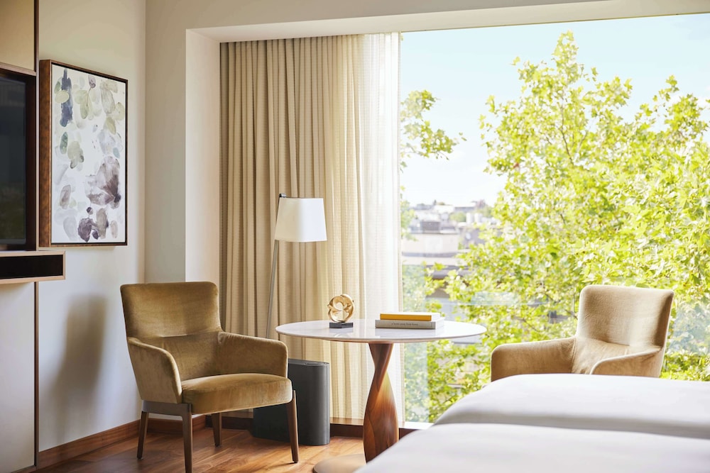 Room, 1 King Bed (High Floor)