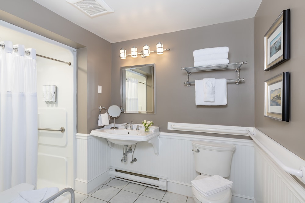 2 Queen Beds, Ocean View Accessible photo 2