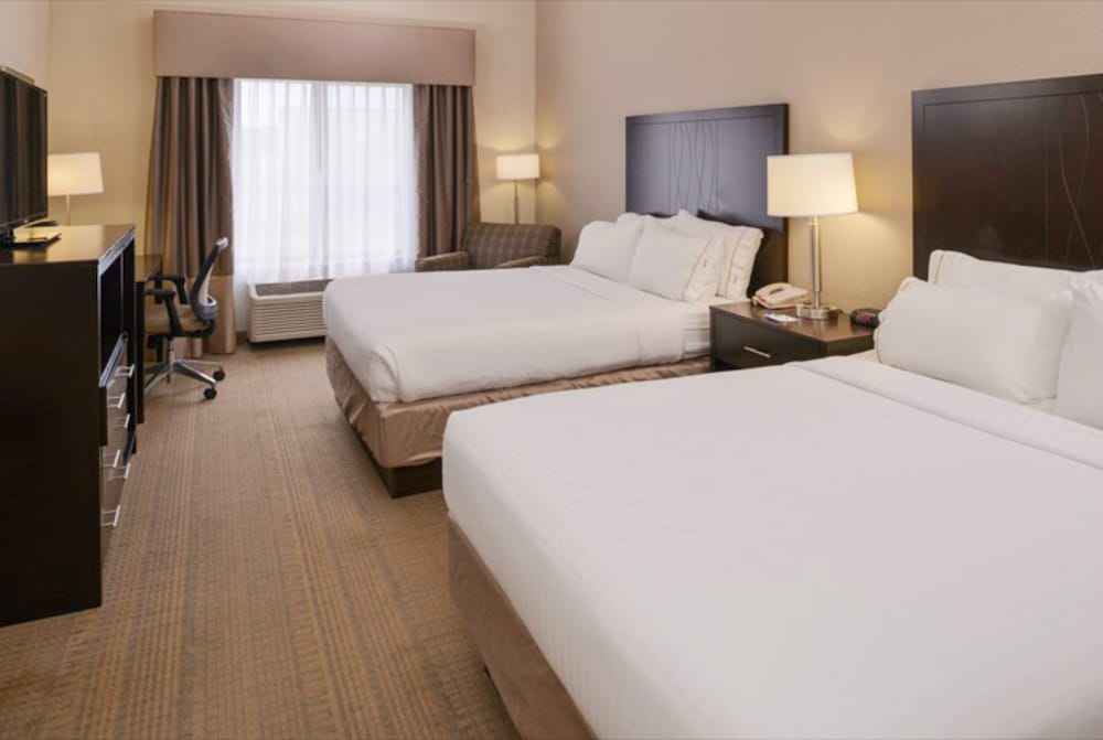 Standard Room, 2 Queen Beds, Accessible (Mobility, Access Tub)