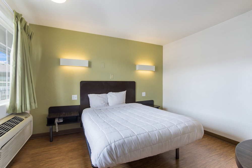 Room, 1 Queen Bed, Non Smoking photo 2
