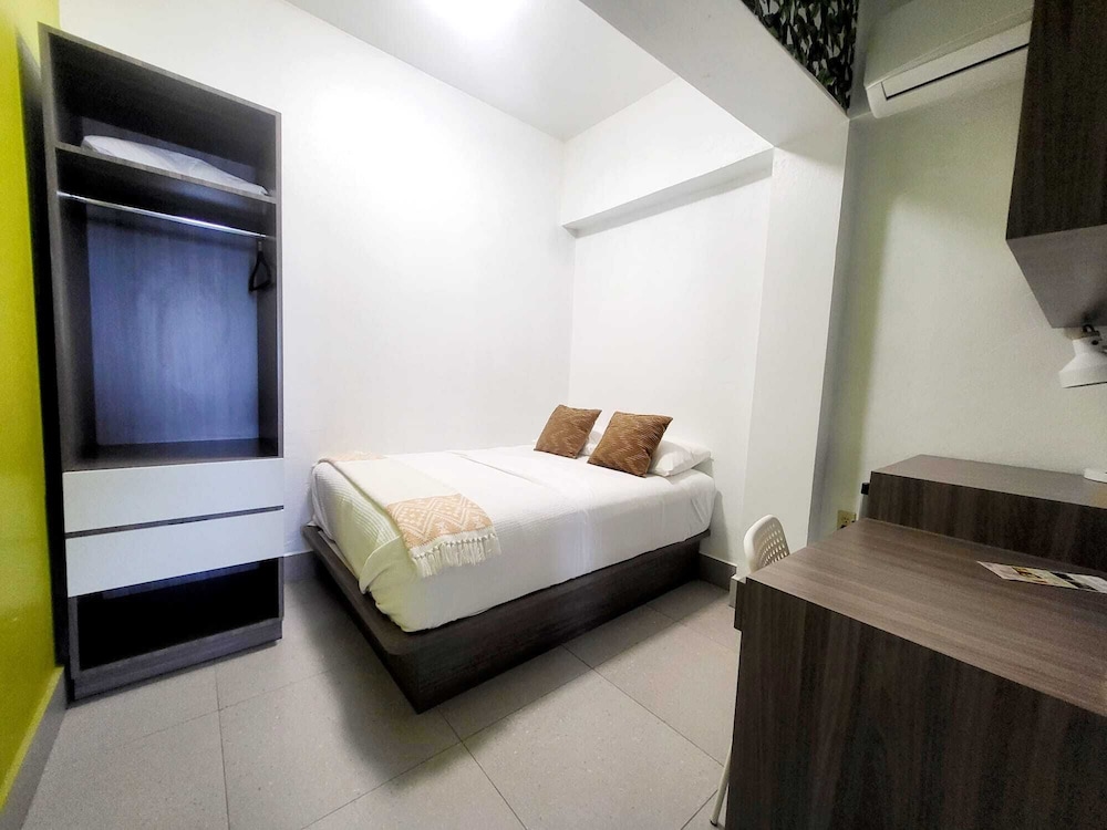 Economy Room