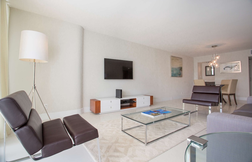Condo, 2 Bedrooms thumbnail 6