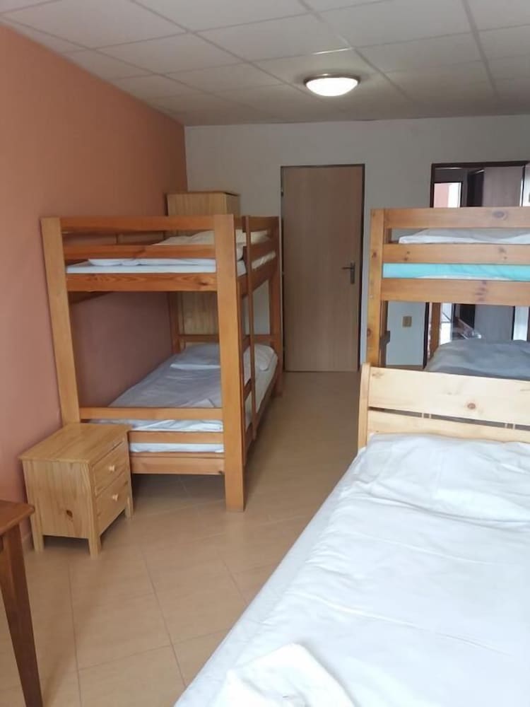 Economy Room, Multiple Beds photo 1