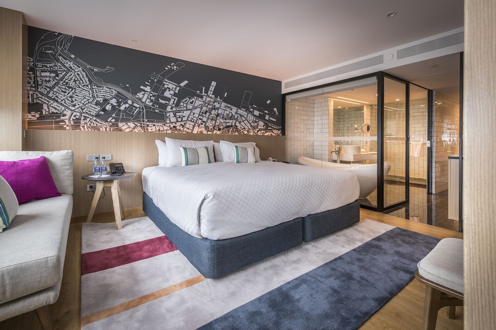 Suite (Harbour View Inclusions Galore) - Photo 2