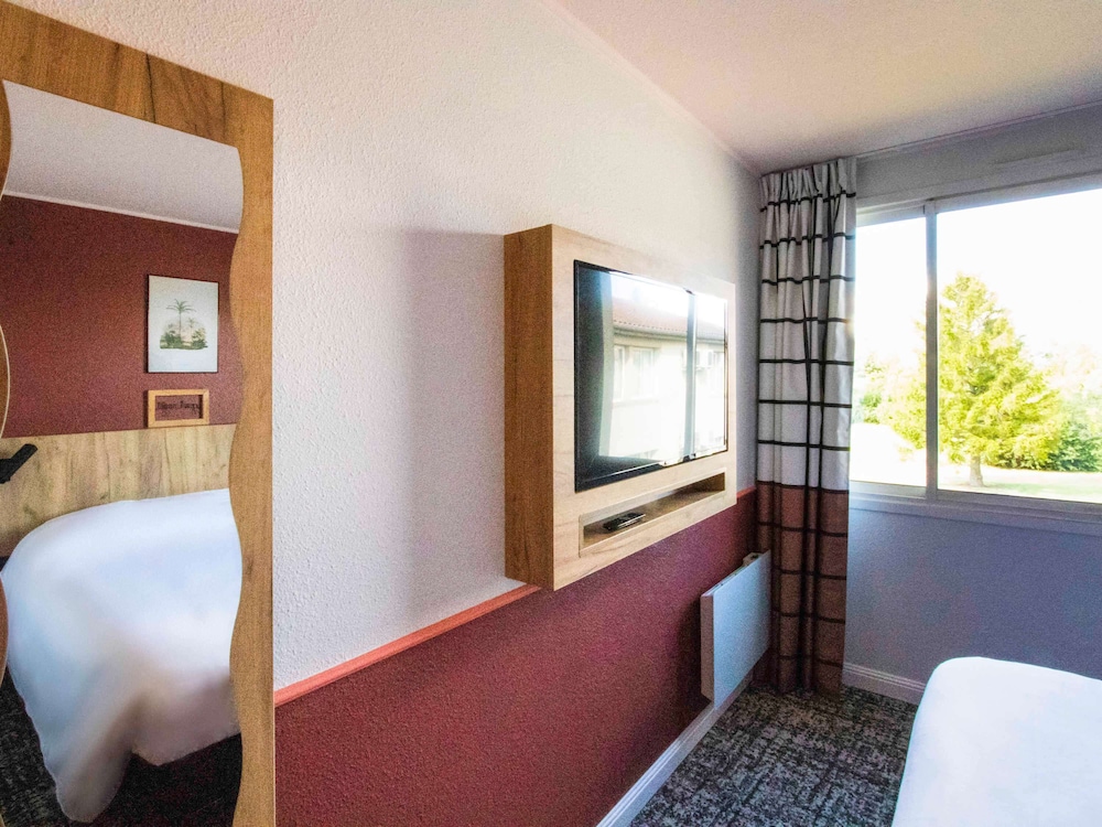 Pop Room with a double bed - Photo 7