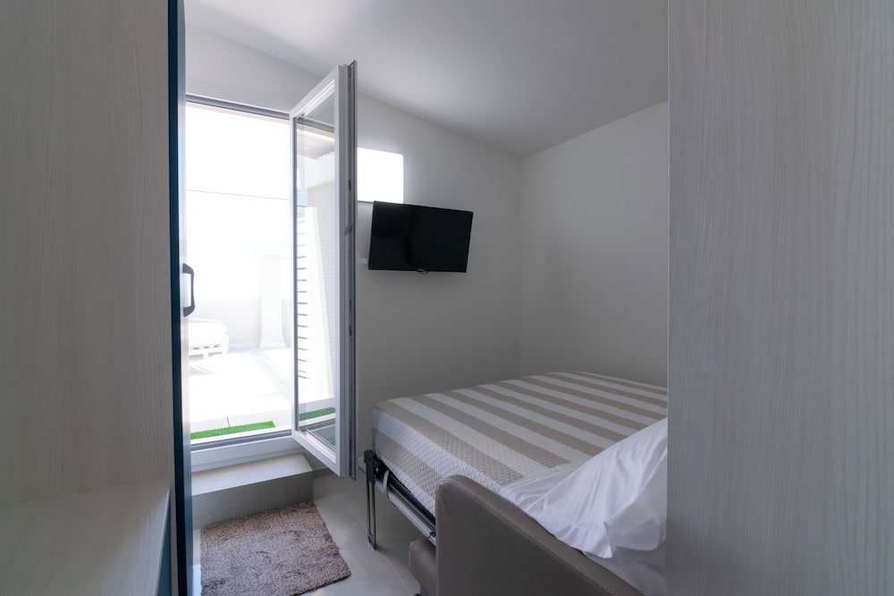 Basic Studio, 1 Bedroom, Hot Tub, Sea Facing