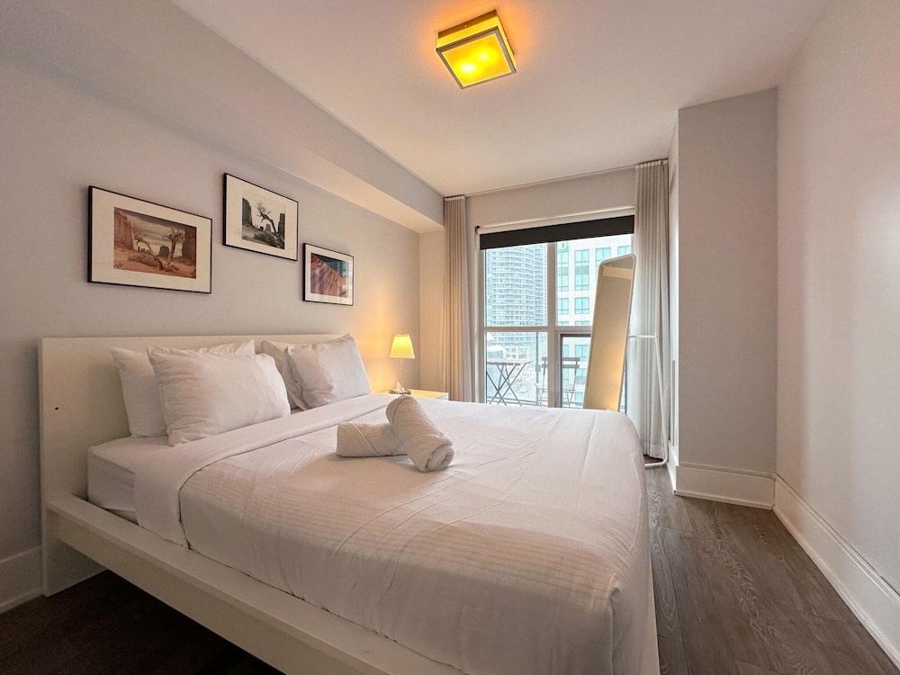 Executive Suite, City View