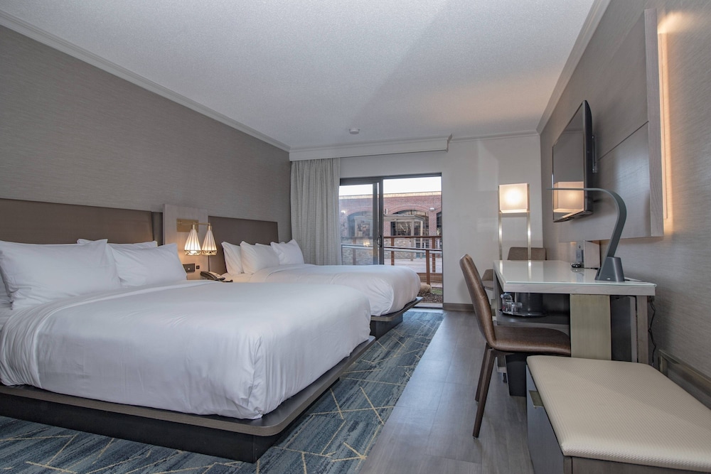 Deluxe Room, 2 Queen Beds - Photo 2