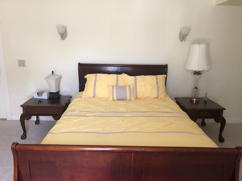 Double Room (Yellow) photo 2