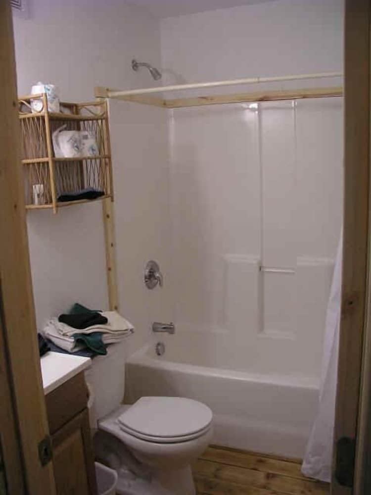 Standard Cabin, 3 Bedrooms, 2 Bathrooms photo 2