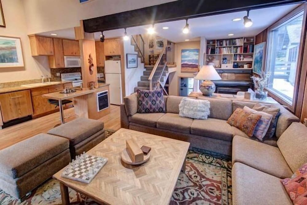 Townhome, 2 Bedrooms, Mountain View (Chamonix #92) photo 1