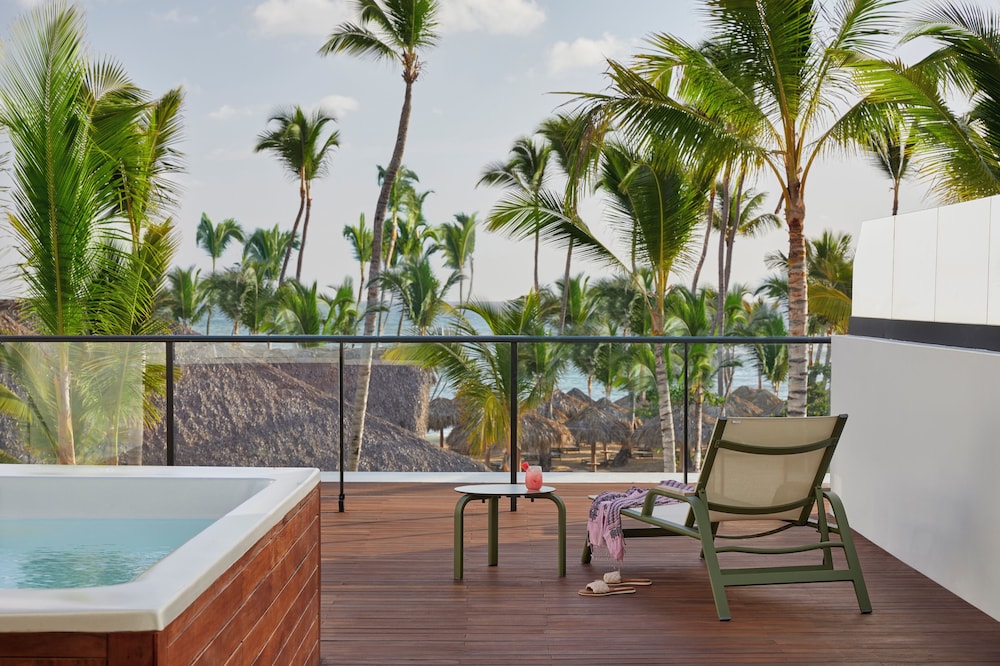 Excellence Club Beachfront Honeymoon Suite with Plunge Pool + 20 OFF SPA