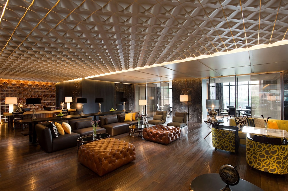 Hilton, Suite, Club Lounge Access photo 1