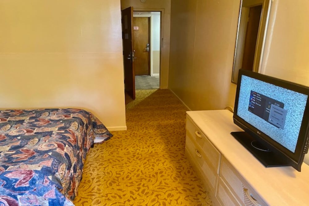 Room, 1 Double Bed, Non Smoking - Photo 4