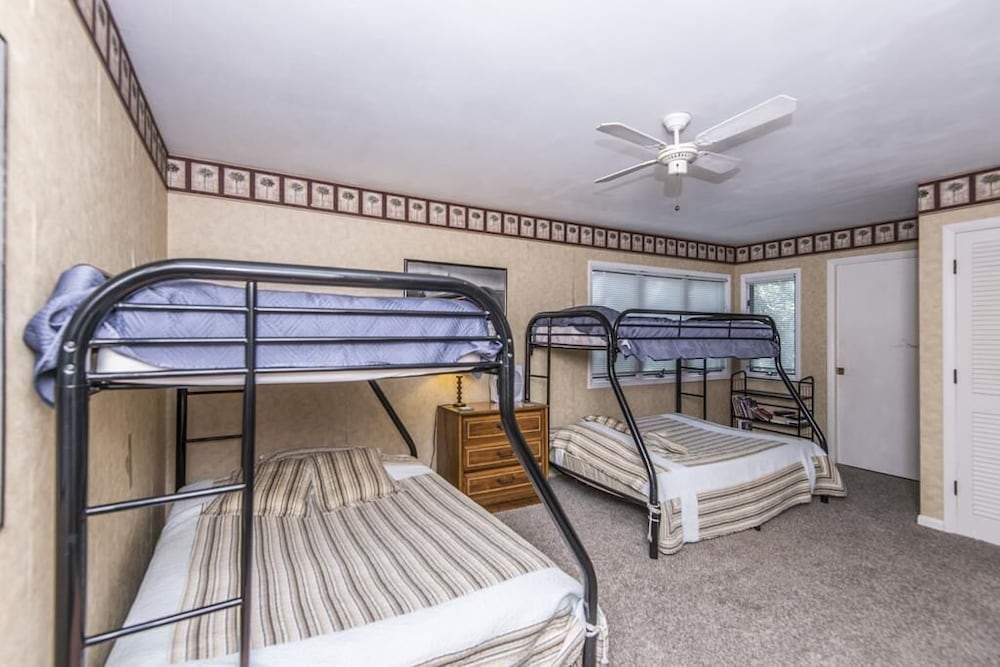 House, Multiple Beds (2 Cool) photo 1