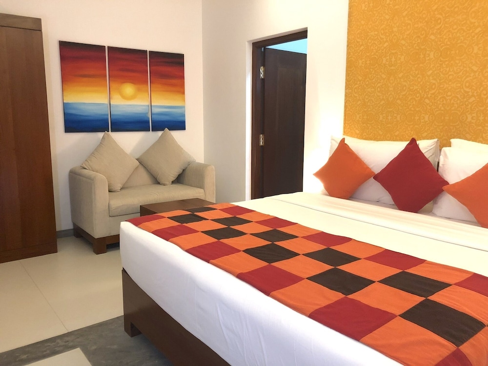Deluxe Double Room, 1 King Bed, Accessible, Mountain View