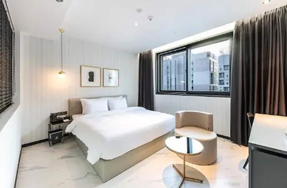 Standard Double Room, City View - Photo 1