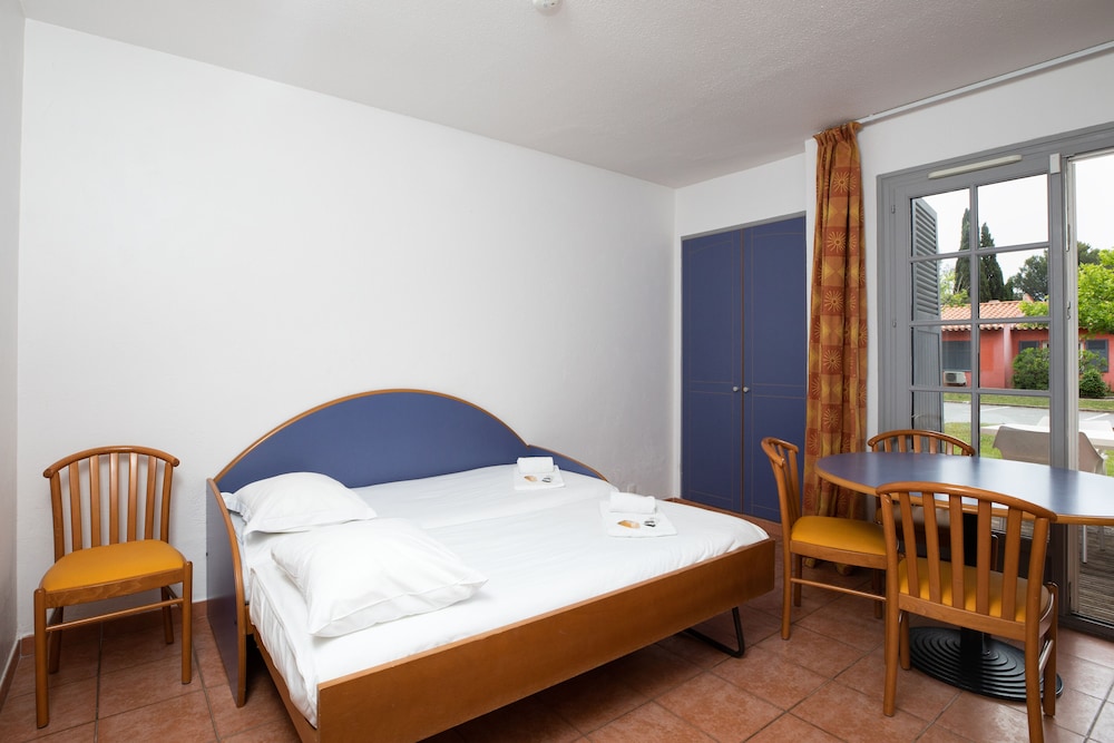 Basic Apartment, 1 Bedroom, Non Smoking - Photo 2