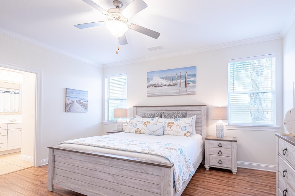 House, Multiple Beds (The Destin House Cb231 Kono Way)