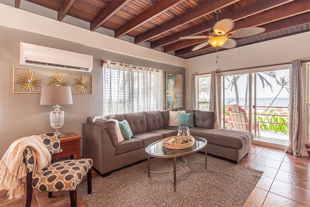Standard Condo, 2 Bedrooms, Sea View, Beachfront