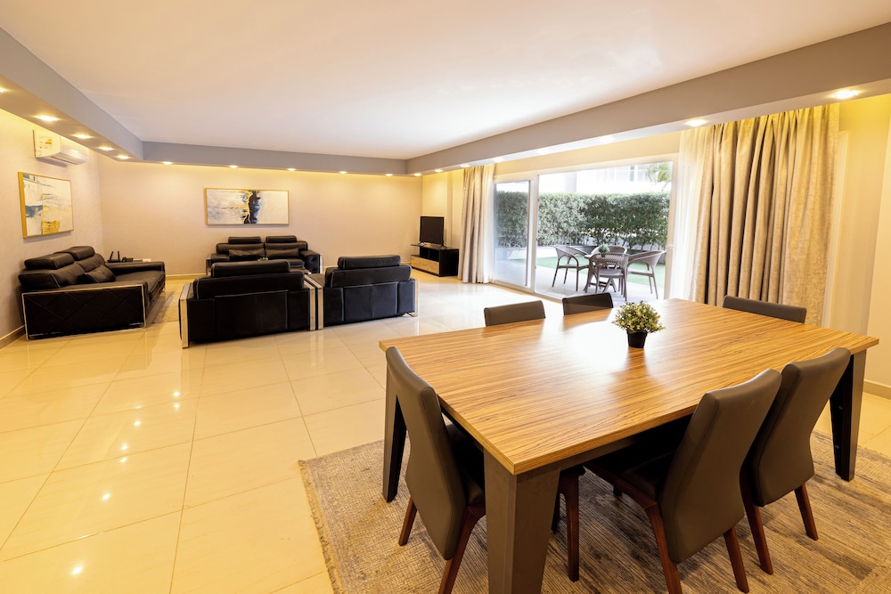 Deluxe Apartment, 3 Bedrooms, Pool View