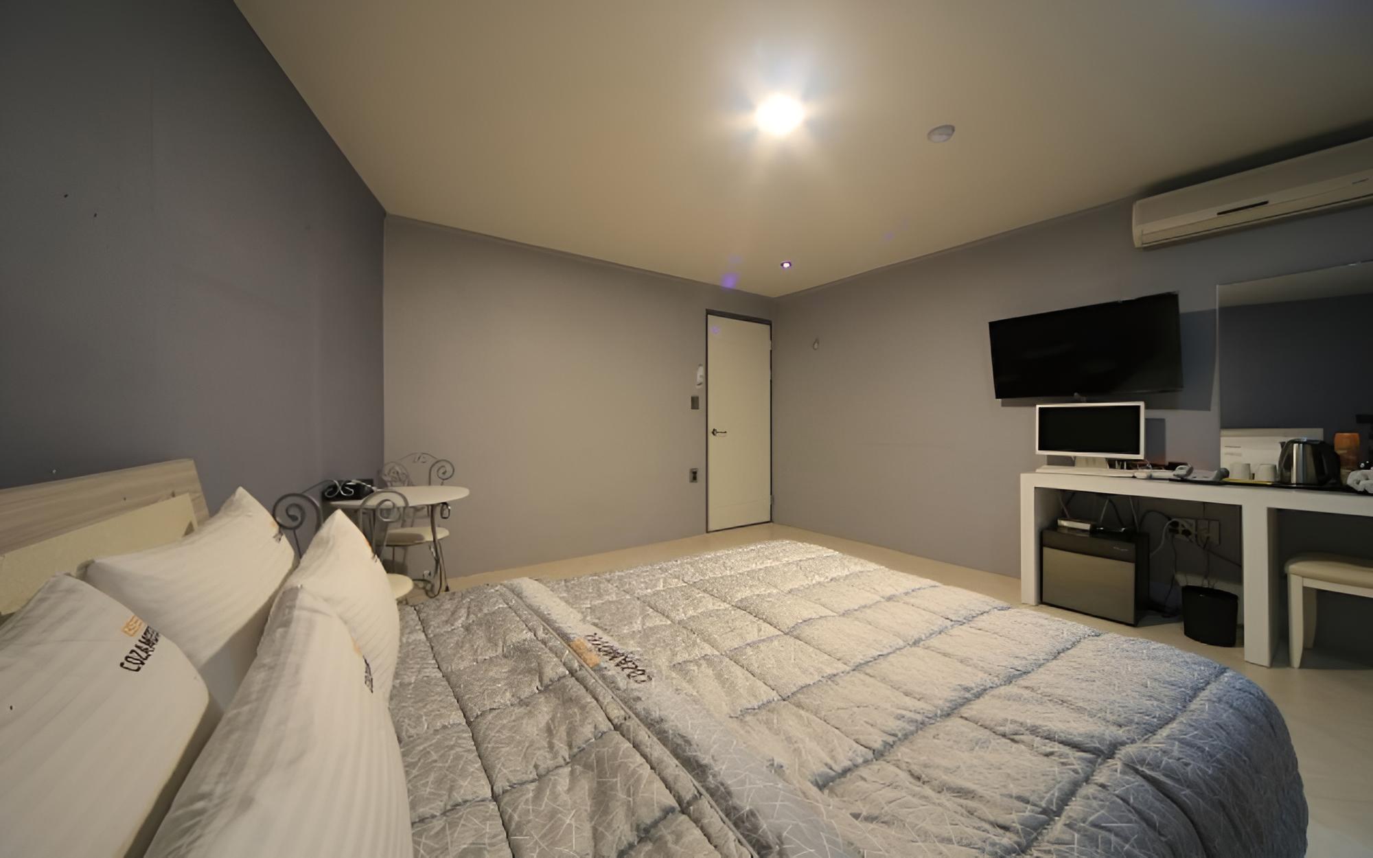 Room (Deluxe room) - Photo 2