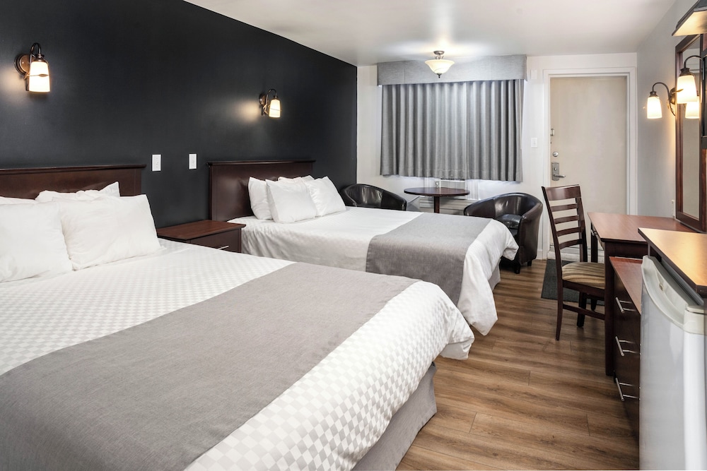 Basic Room, 2 Queen Beds, Ground Floor photo 1