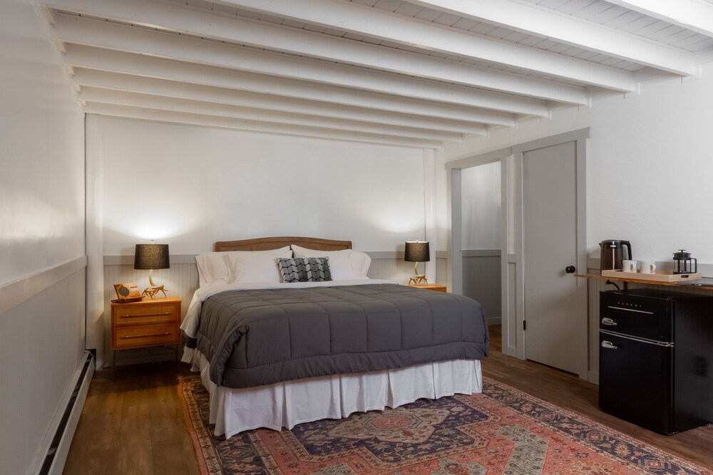 Classic Room, 1 King Bed