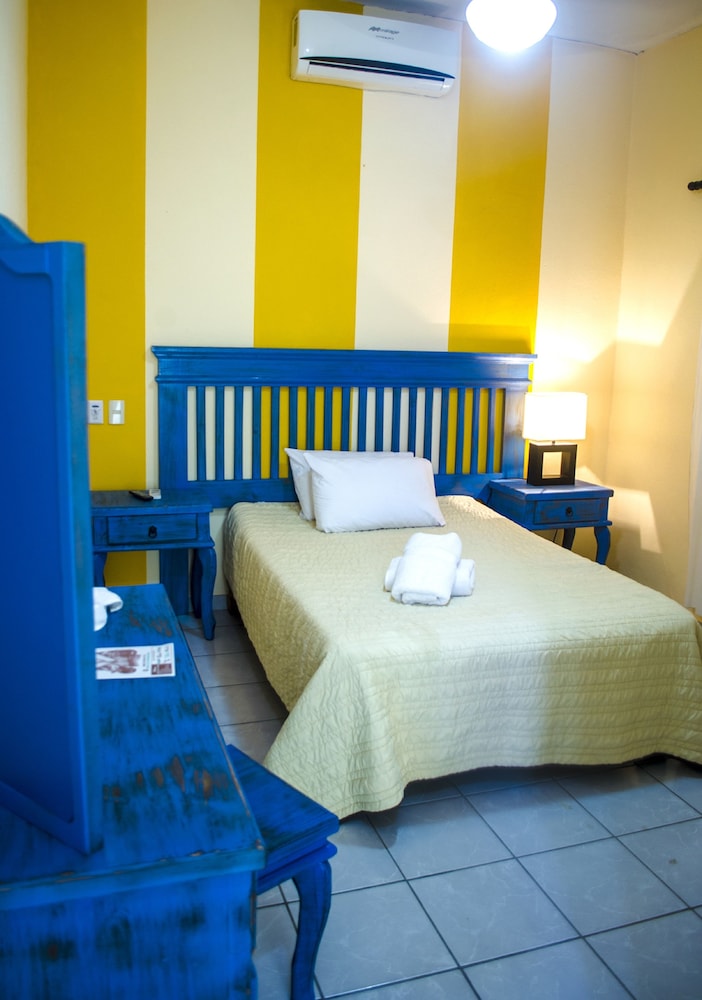 Quarto Duplo Básico, 1 Cama de Casal