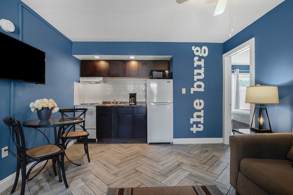 Suite, 1 Bedroom (Apartment in separate building) photo 2