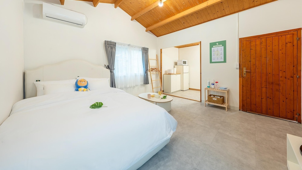 Basic Room, 1 Bedroom (B203) - Photo 6