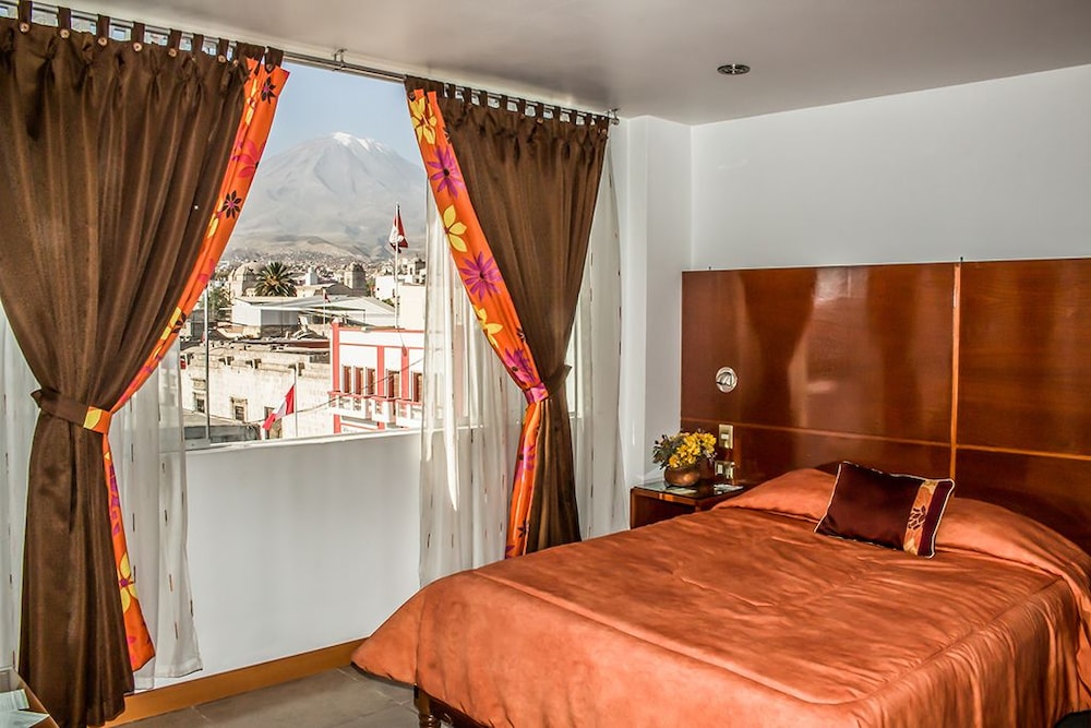 Double Room, 1 Queen Bed