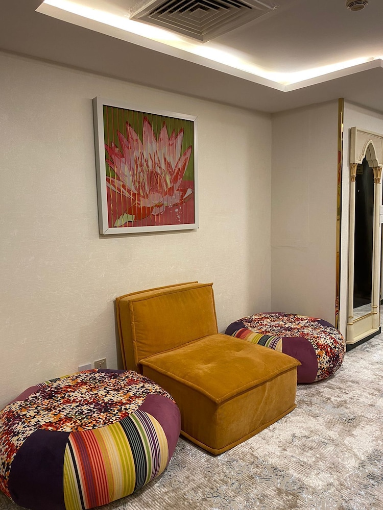 ROYAL SUITE WITH HARAM VIEW WITH PRIVATE ELEVATOR photo 2